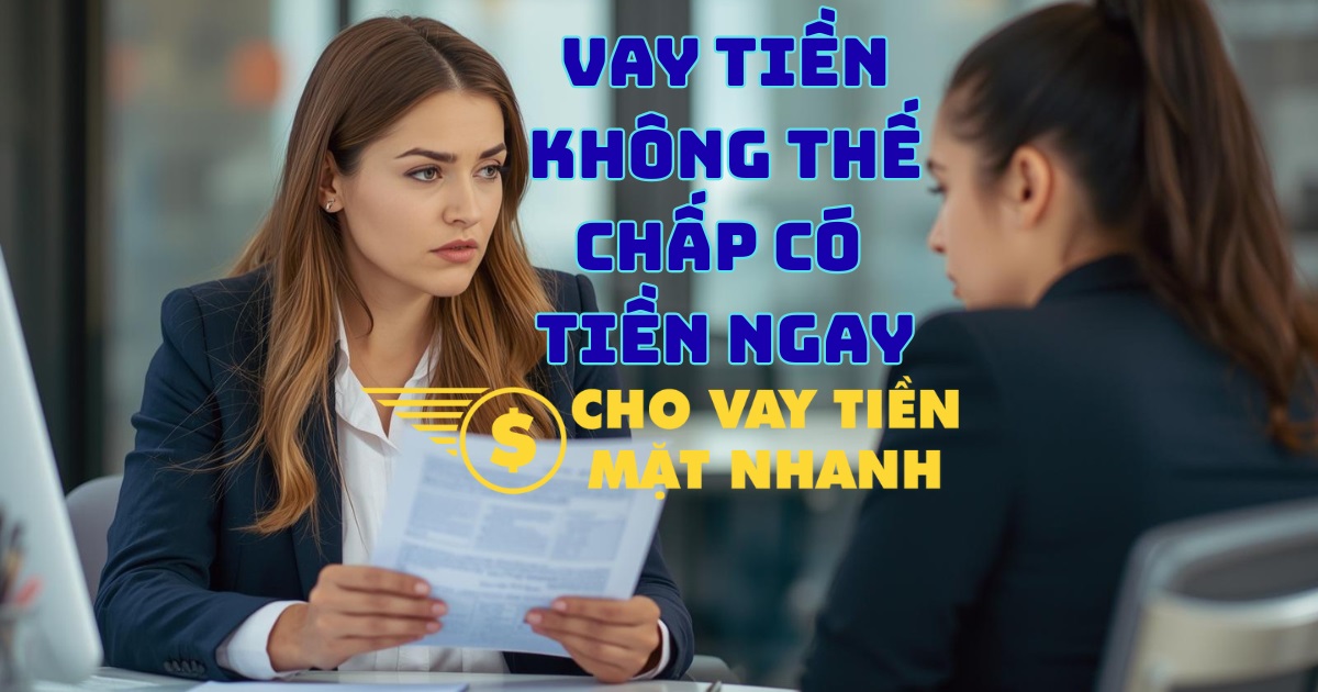 Chuyên viên tư vấn giải pháp vay tiền không thế chấp tài sản giải ngân nhanh cho khách hàng.