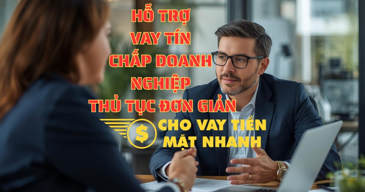 Chuyên viên tư vấn các gói vay tín chấp nhanh cho khách hàng lựa chọn hiệu quả nhất, dịch vụ Cho vay tín chấp doanh nghiệp tối ưu, chuyên nghiệp.