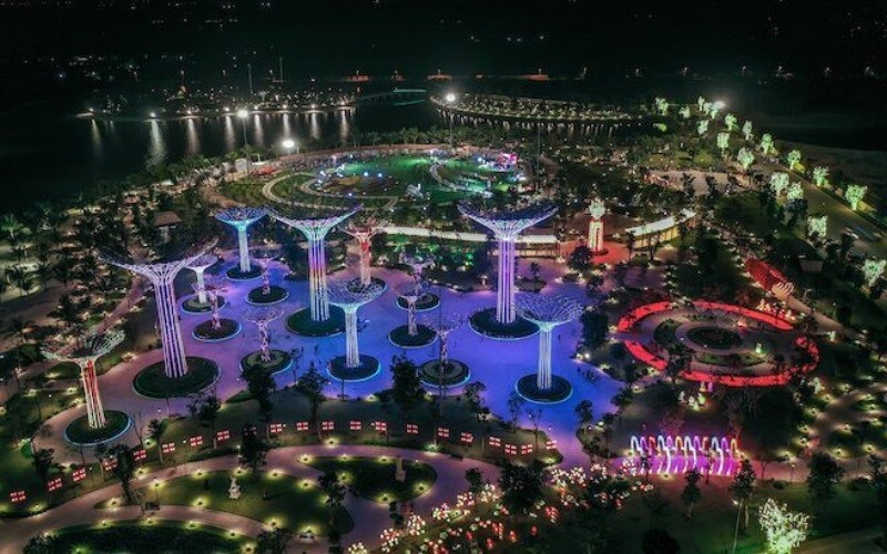 Vay tiền Quận 9, hình ảnh công viên ánh sáng Vinhomes Grand Park