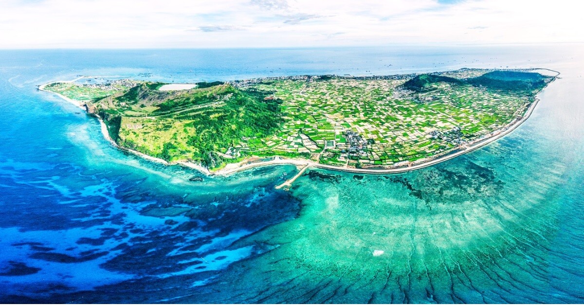 ALT (SEO): Toàn cảnh đảo Lý Sơn, dịch vụ vay tiền online uy tín tại Quảng Ngãi.