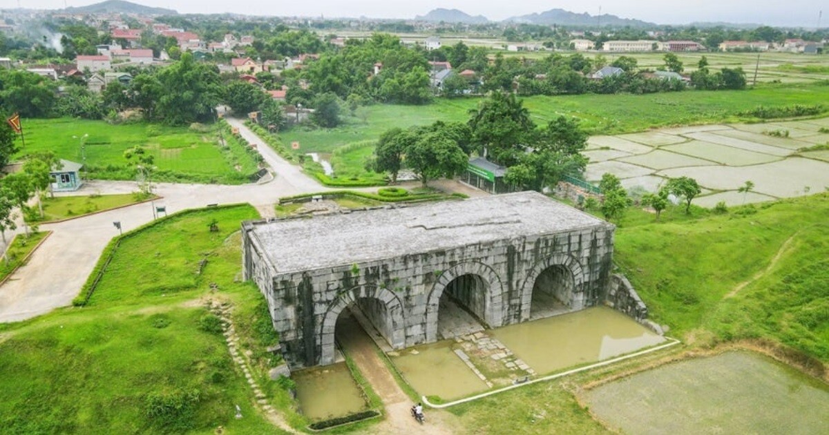vay tiền Thanh Hóa nhanh uy tín – nền tảng tài chính vững chắc như Thành Nhà Hồ